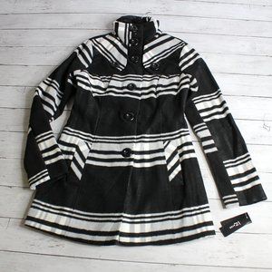IZ Byer Women's Winter Coat Size XS Black Gray Off White Plaid Fleece